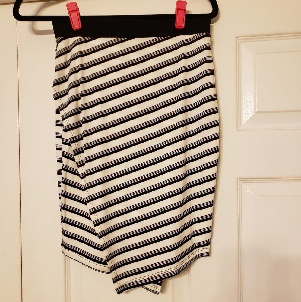Black and white wrap style skirt